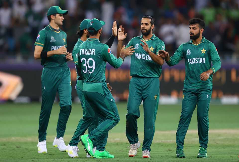 Imad Wasim celebrates a wicket with his team-mates