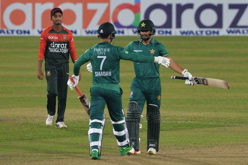 Shadab Khan and Mohammad Nawaz celebrate after completing the job, Bangladesh vs Pakistan, 1st T20I, Dhaka, November 19, 2021