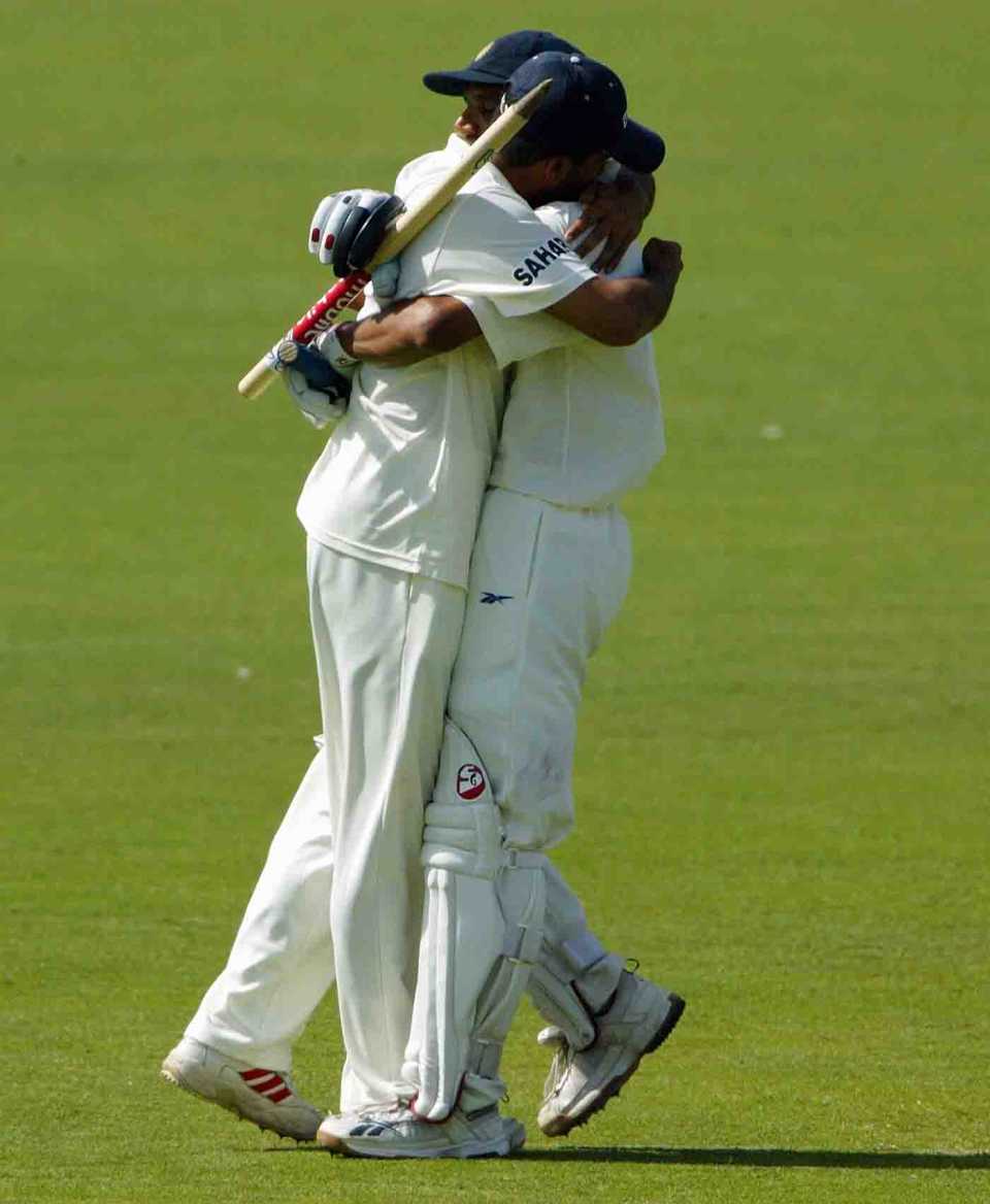 Sourav Ganguly embraces Rahul Dravid, Australia vs India, 2nd Test, Adelaide, 5th day, December 16, 2003