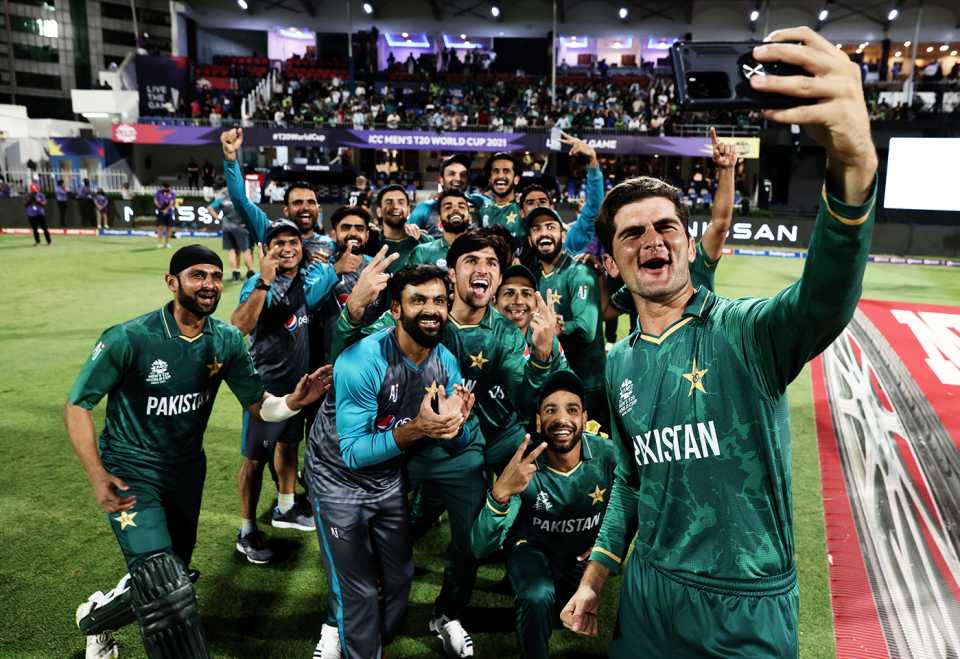 Shaheen Shah Afridi takes a selfie with his Pakistan team-mates, Pakistan vs New Zealand, T20 World Cup 2021, Group 2, Sharjah, October 26, 2021