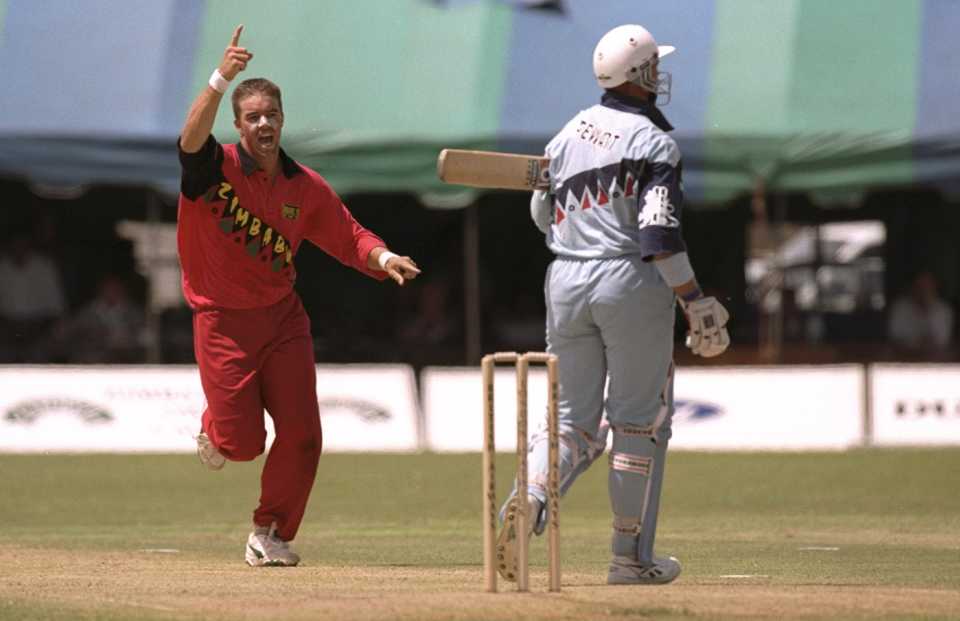 Heath Streak celebrates Alec Stewart's wicket