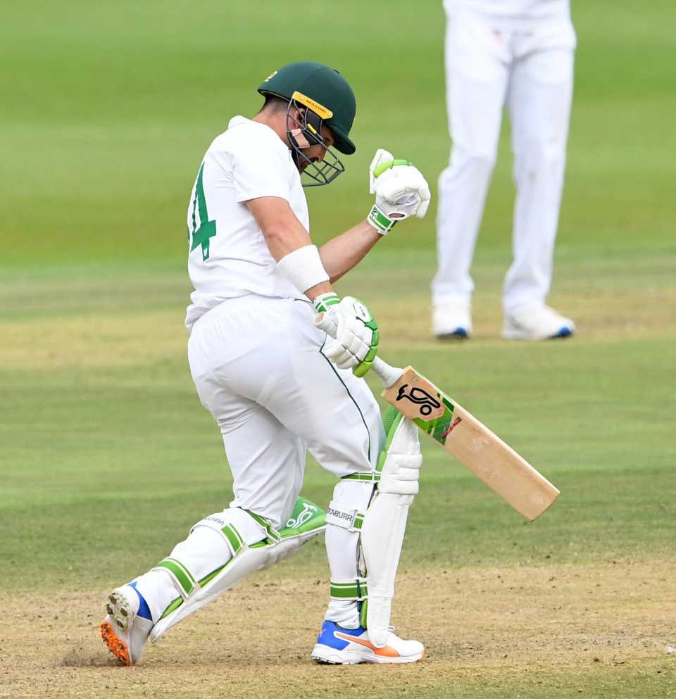 Dean Elgar punches the air after hitting the winning four, South Africa vs India, 2nd Test, Johannesburg, 4th day, January 6, 2021