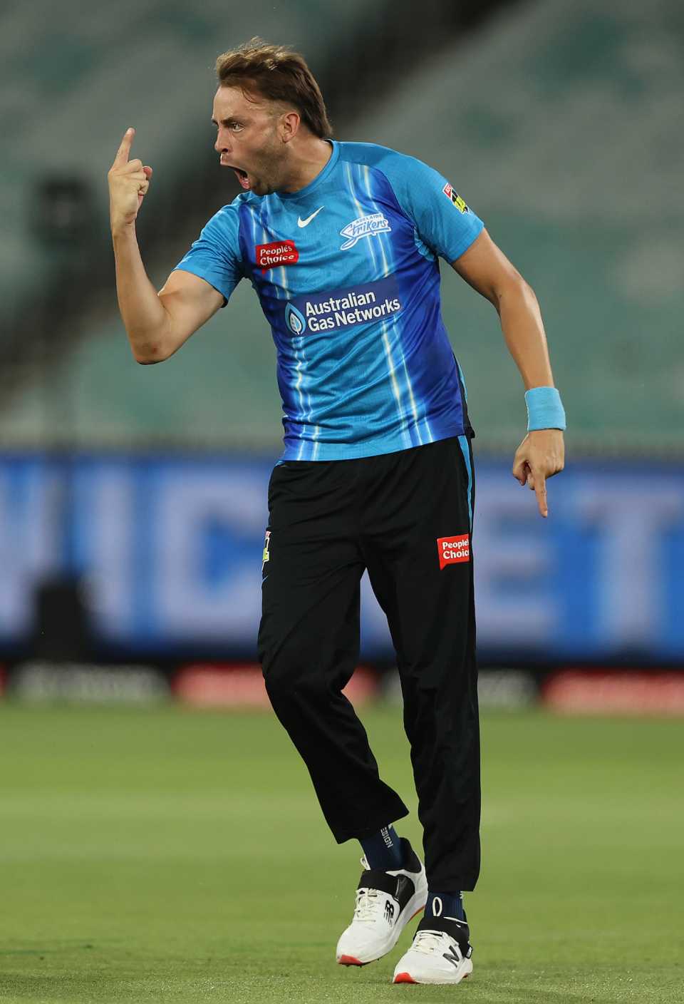 Harry Conway bowled an excellent last over to take the Strikers home, Sydney Thunder vs Adelaide strikers, BBL 2021-22 Knockout, Melbourne, January 23, 2022