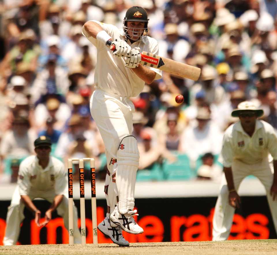 Matthew Hayden keeps his eyes on the ball, Australia v South Africa, 3rd Test, Sydney, 1st day, January 2, 2002
