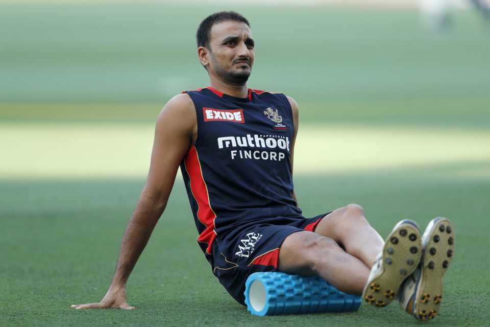 Harshal Patel trains ahead of the match