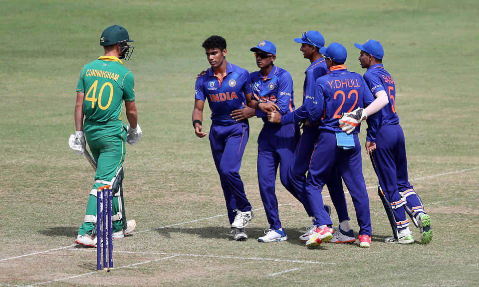 Rajvardhan Hangargekar celebrates a wicket with his team-mates, India Under-19 vs South Africa Under-19, Under-19 World Cup, Providence, January 15, 2022 