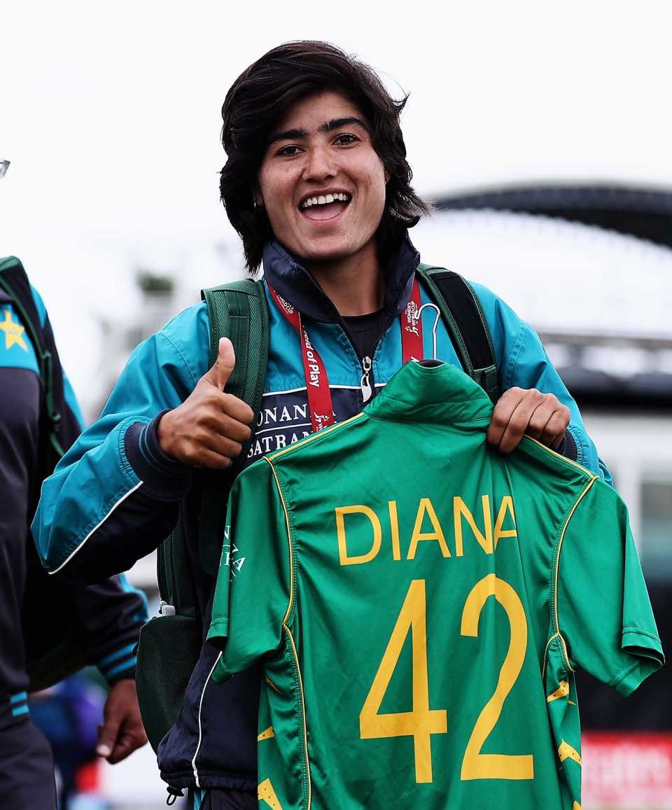 Diana Baig arrives at Grace Road for Pakistan's World Cup game against Sri Lanka