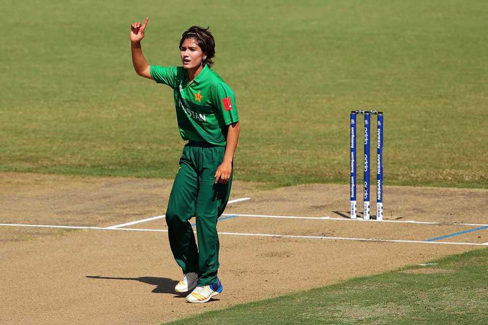 Diana Baig celebrates a wicket, South Africa v Pakistan, Women's T20 World Cup, Group B, Sydney, March 1, 2020