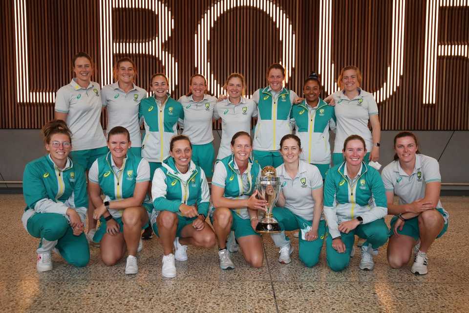 Australia pose with the World Cup trophy upon their arrival in Melbourne, Women's World Cup 2022, April 5, 2022