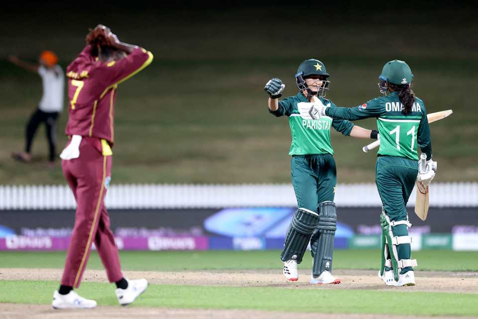 Bismah Maroof and Omaima Sohail celebrate their World Cup win over West Indies, West Indies vs Pakistan, Women's World Cup 2022, Hamilton, March 21, 2022