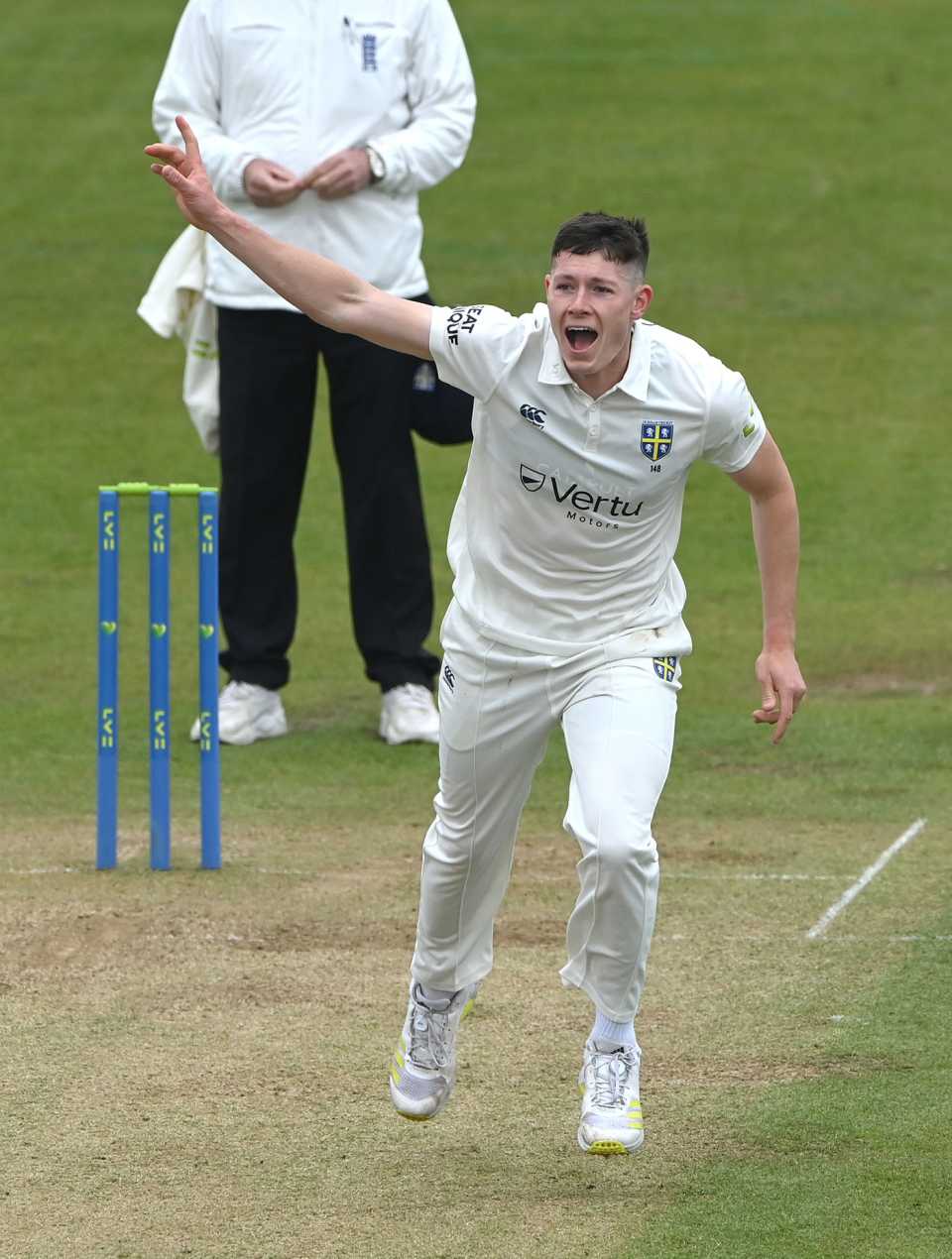 Matty Potts appeals for a wicket, Durham vs Leicestershire, LV= Insurance Championship, Division Two, 2nd day, The Riverside, April 14, 2022