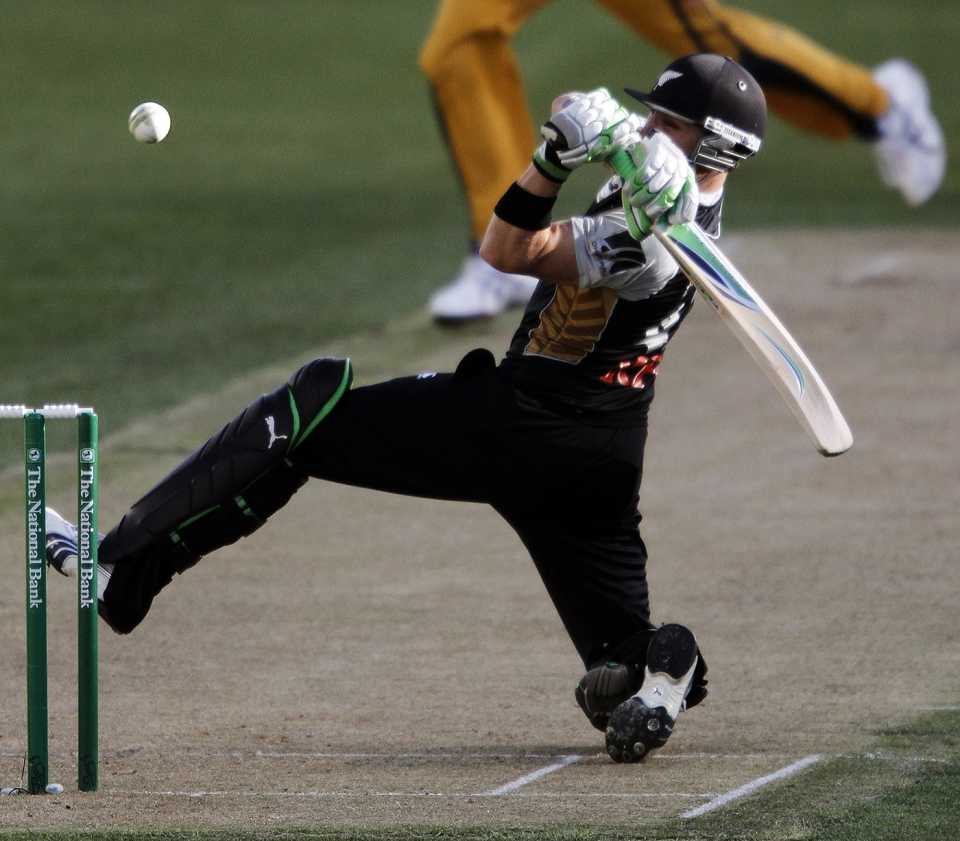 Brendon McCullum scoops again, New Zealand v Australia, 2nd Twenty20 international, Christchurch, February 28, 2010