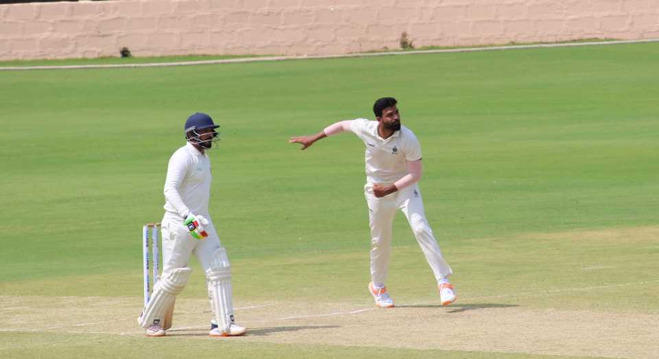 Kumar Kartikeya picked up six wickets in the second innings to see Madhya Pradesh through to the final four, Punjab vs Madhya Pradesh, Ranji Trophy 2021-22, 4th quarter-final, 4th day, Alur, June 9, 2022