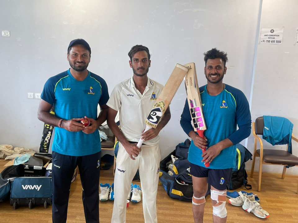 Mukesh Kumar, Shahbaz Ahmed and Manoj Tiwary helped Bengal fight back