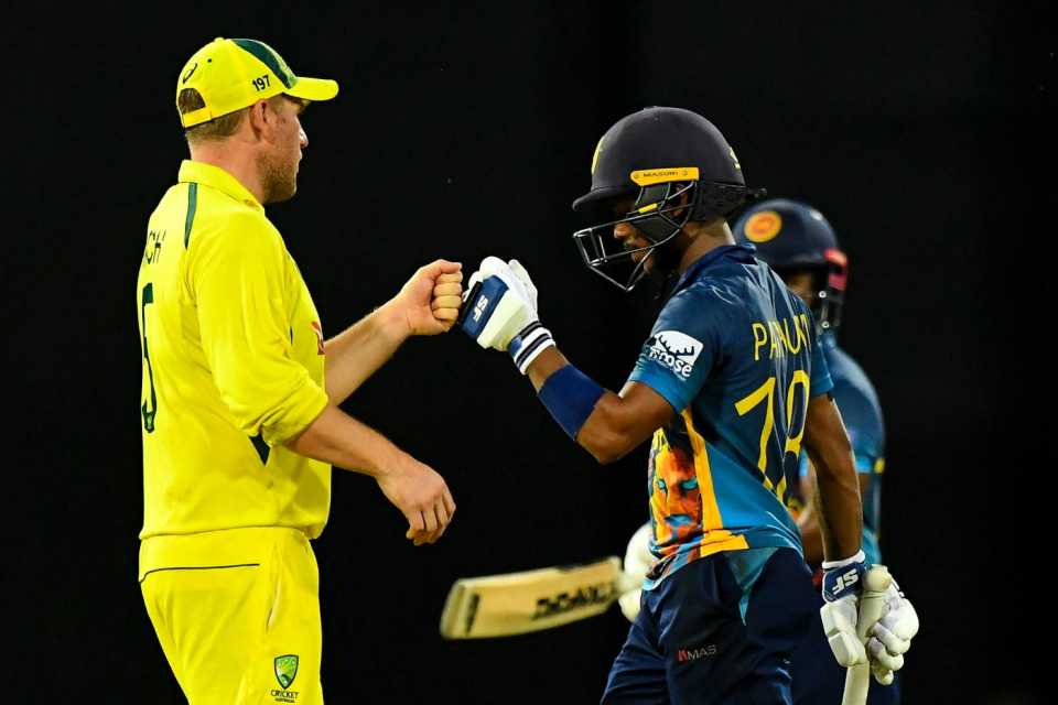 Aaron Finch congratulates Pathum Nissanka  , Sri Lanka vs Australia, 3rd ODI, Colombo, June 19, 2022