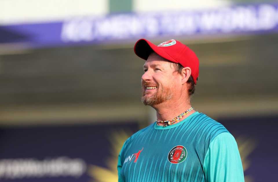 Lance Klusener finds a reason to smile before the match