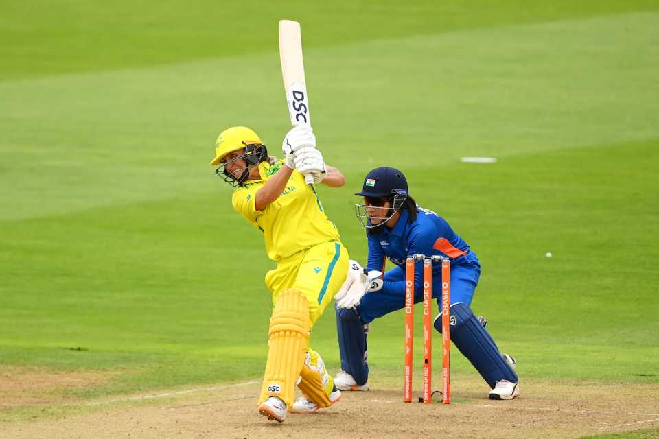 Ashleigh Gardner bludgeons one down the ground, Australia vs India, Commonwealth Games, Birmingham, July 29, 2022