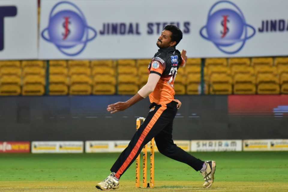 Vasuki Koushik was sensational with the new ball, Maharaja T20 Trophy 2022, Hubli Tigers vs Mysuru Warriors, Bengaluru, August 18, 2022 