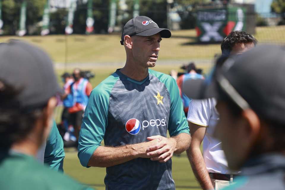 Pakistan head coach David Hemp chats with the team ahead of the match against India