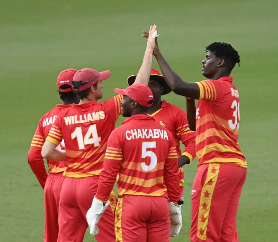 Bowling with the new ball, Richard Ngarava was impressive against attacking David Warner before dismissing him, Australia vs Zimbabwe, 2nd ODI, Townsville, August 31, 2022