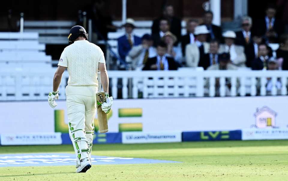 Jos Buttler walks back to the pavilion, England vs India, 2nd Test, Lord's, London, 5th day, August 16, 2021

