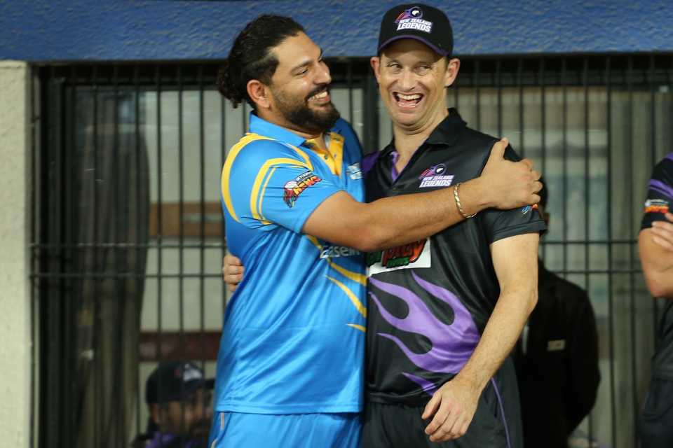 Yuvraj Singh and Shane Bond share a laugh, India Legends vs New Zealand Legends, Road Safety World Series, Indore, September 19, 2022