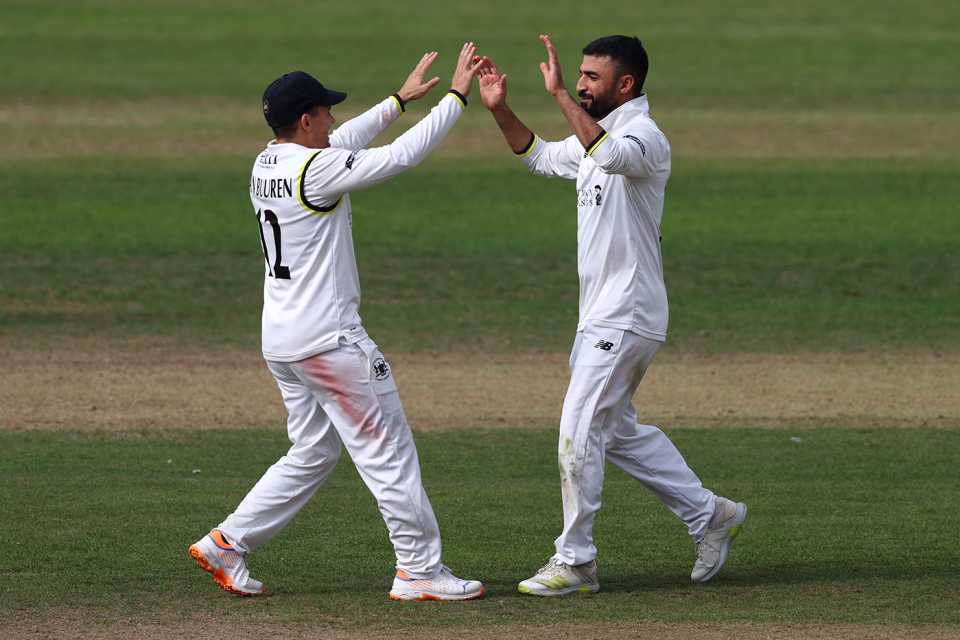 Zafar Gohar gets a pair of high fives, Gloucestershire vs Warwickshire, County Championship, Division Two, Edgbaston, September 20, 2022