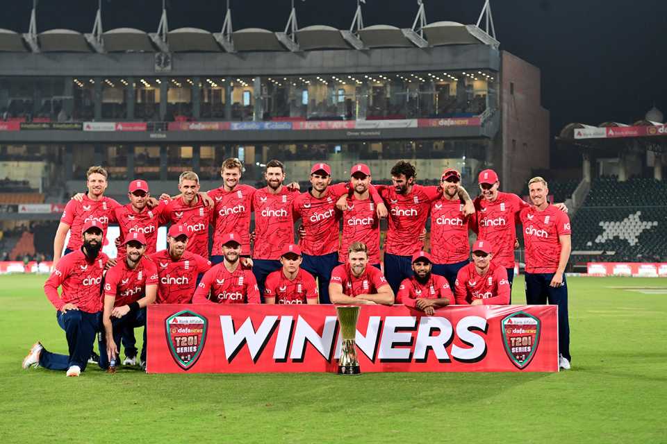 The England players pose with the series trophy, Pakistan vs England, 7th T20I, Lahore, October 2, 2022
