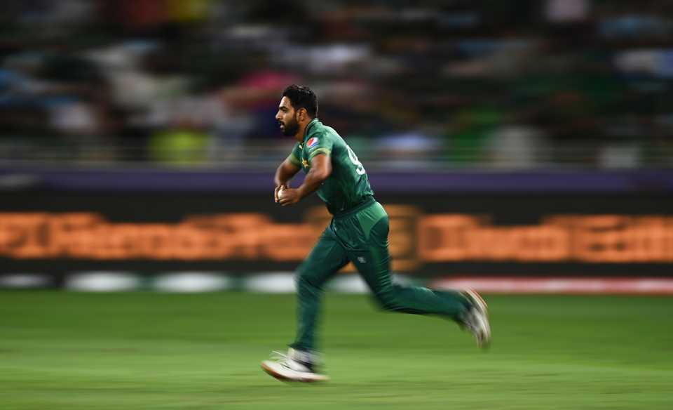 Haris Rauf bowls, Pakistan vs Australia, Men's T20 World Cup 2021, 2nd semi-final, Dubai, November 11, 2021