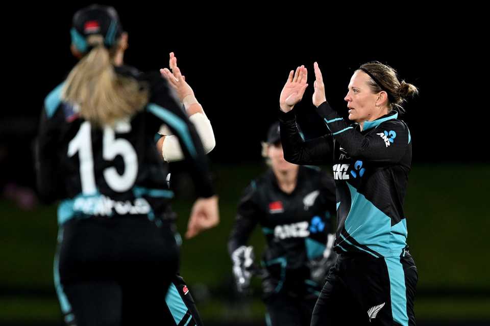 Lea Tahuhu celebrates after dismissing Ruhana Ahmed, New Zealand vs Bangladesh, 1st women's T20I, Christchurch, December 2, 2022