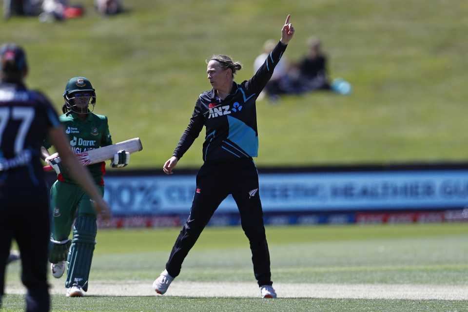 Leah Tahuhu wrecked Bangladesh's top order picking 3 for 13, New Zealand vs Bangladesh, 3rd Women's T20I, Queenstown, December 7, 2022
