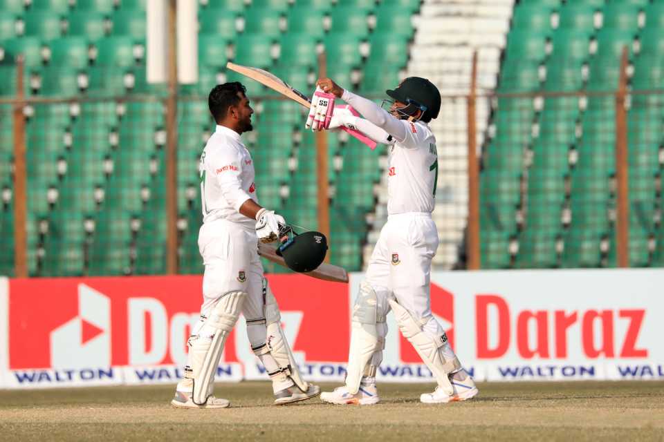 Zakir Hasan celebrates with Mushfiqur Rahim after getting to his century, Bangladesh vs India, 1st Test, Chattogram, 4th day, December 17, 2022