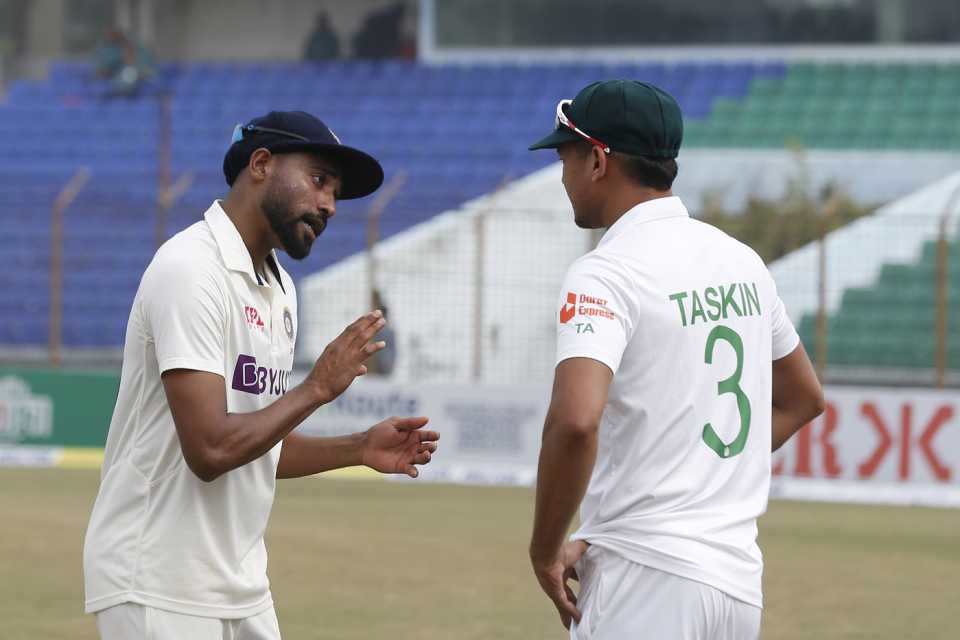 Mohammed Siraj has something to share with Taskin Ahmed, Bangladesh vs India, 1st Test, Chattogram, 5th Day, December 18, 2022
