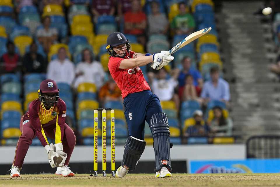 Heather Knight nails a pull over the leg side