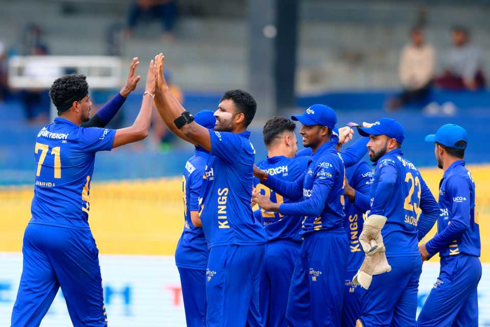 Thisara Perera celebrates a wicket with his team-mates, Kandy Falcons vs Jaffna Kings, LPL 2022, Qualifier 1, Colombo, December 21, 2022