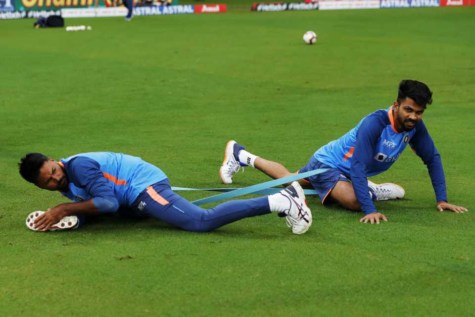 Mukesh Kumar and Rituraj Gaikwad at training before the game, India vs South Africa, 1st ODI, Lucknow, October 6, 2022