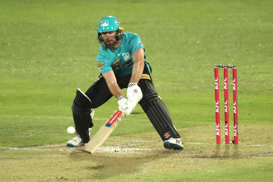 Michael Neser gets into position to play a scoop, Sydney Sixers vs Brisbane Heat, BBL 2022-23, Sydney, January 4, 2023