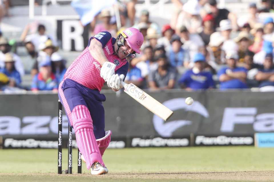 Eoin Morgan's 64 included five sixes