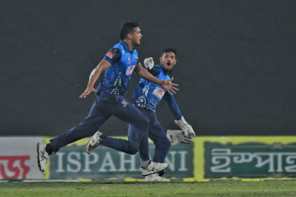 Taskin Ahmed finished with devastating figures of 4 for 9, Dhaka Dominators vs Khulna Tigers, BPL 2023, Dhaka, January 24, 2023