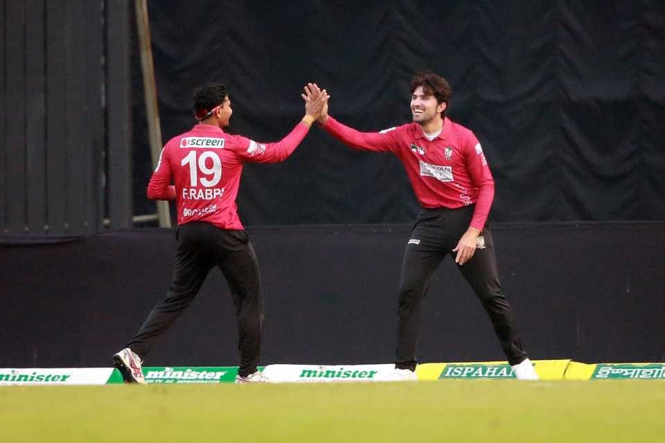 Mohammad Wasim celebrates a catch with a team-mate, Fortune Barishal vs Khulna Tigers, Bangladesh Premier League, Mirpur, February 3, 2023