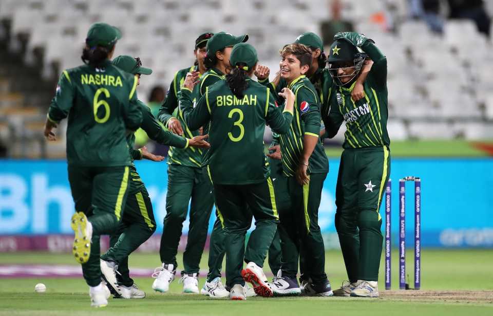 Nida Dar varied her pace to dismiss Gaby Lewis, Pakistan vs Ireland, Women's T20 World Cup, Cape Town, February 15, 2023
