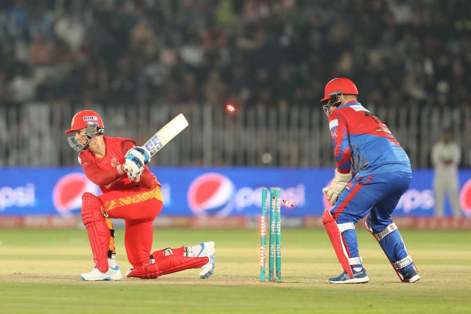 Rassie van der Dussen is bowled by Tabraiz Shamsi, Islamabad United vs Karachi Kings, PSL, Lahore, March 03, 2023