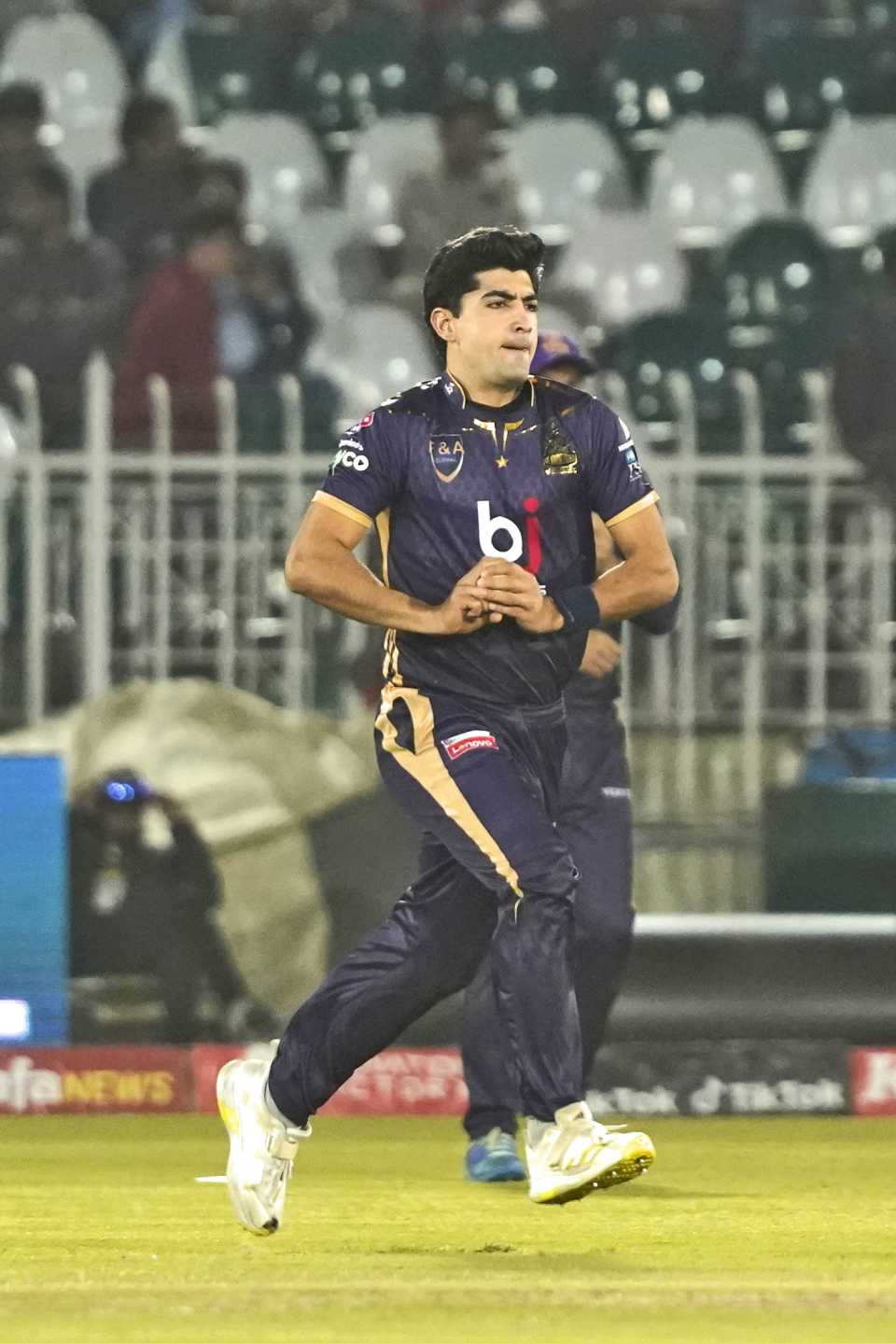 Naseem Shah prepares to bowl, Karachi Kings vs Quetta Gladiators, PSL, Karachi, March 06, 2023