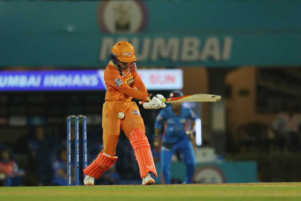 Harleen Deol swings and misses, Mumbai Indians vs Gujarat Giants, WPL, Brabourne, March 14, 2023