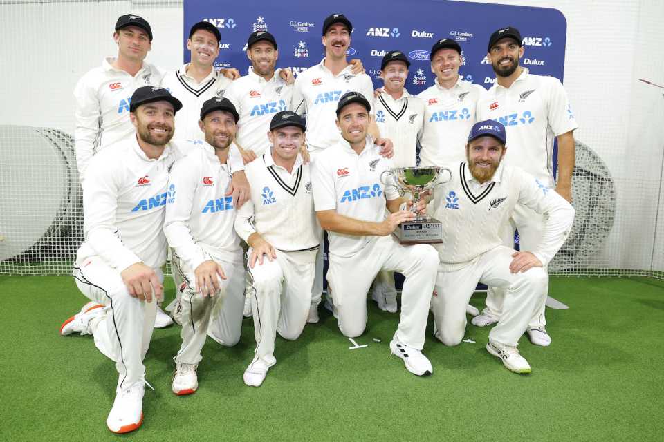 New Zealand's players pose with the trophy after completing the series win, New Zealand vs Sri Lanka, 2nd Test, 4th day, Wellington, March 20, 2023