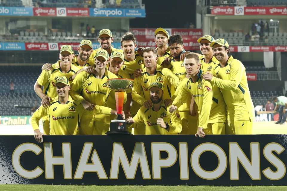 Players of the winning Australia team pose with the trophy, India vs Australia, 3rd ODI, Chennai, March 22, 2023