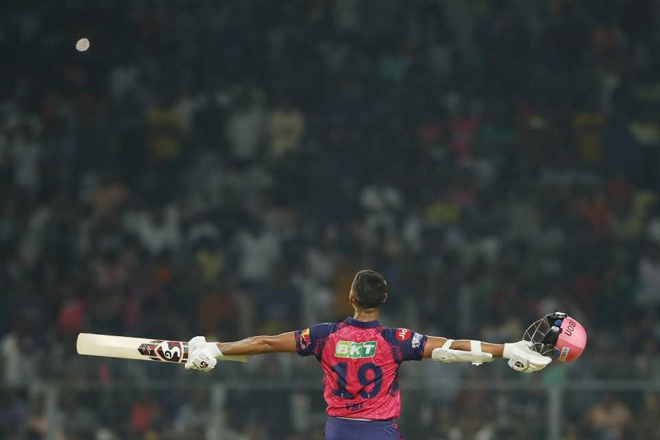 Yashasvi Jaiswal takes a bow after hitting the winning runs, Kolkata Knight Riders vs Rajasthan Royals, IPL 2023, Kolkata, May 11, 2023