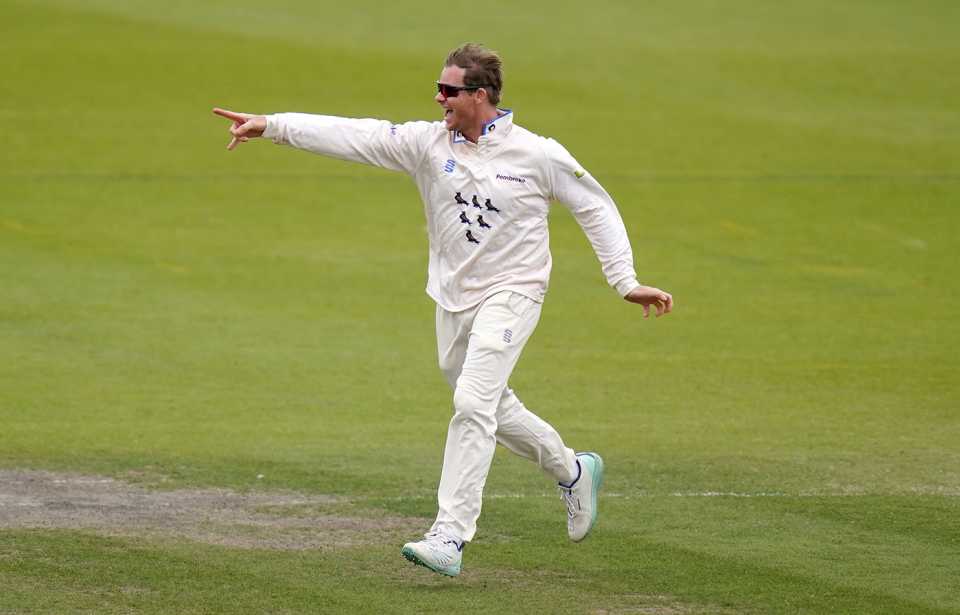 Steven Smith claimed two wickets in his final act as a Sussex player, Sussex vs Glamorgan, County Championship, Hove, May 21, 2023