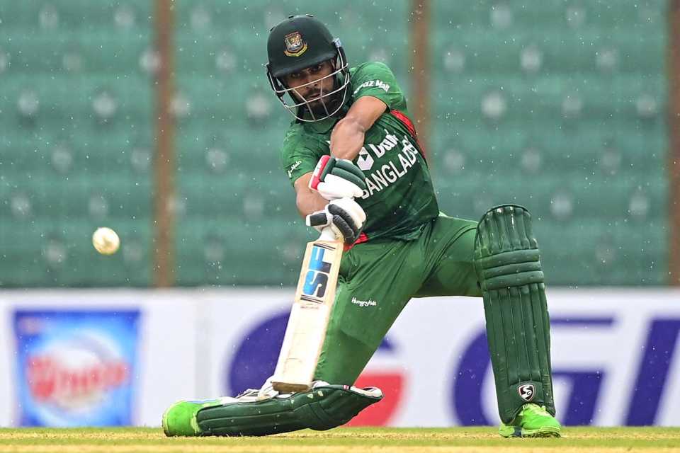 Mehidy Hasan plays a shot, Bangladesh vs Ireland, 1st T20I, Chattogram, March 27, 2023