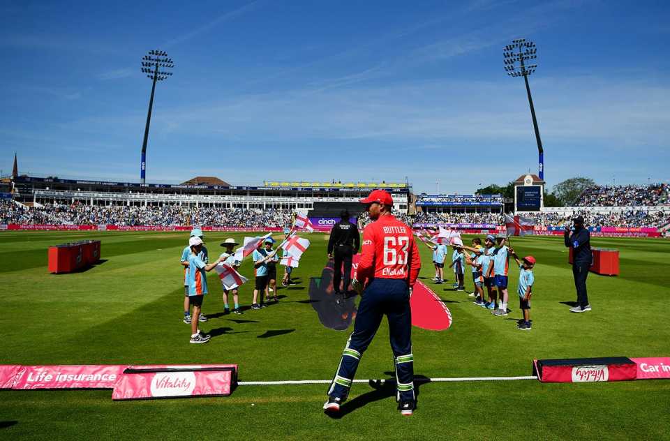 Jos Buttler stands at the boundary, England vs India, 2nd men's T20I, Birmingham, July 9, 2022